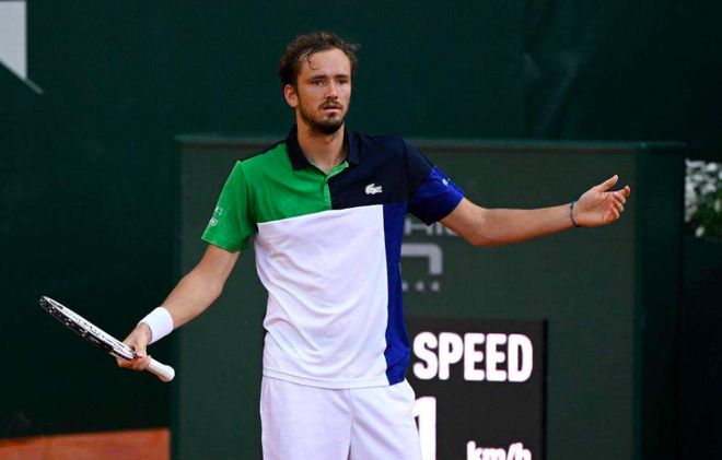 詹姆斯晒与布朗尼打高尔夫：与儿子共度美好时光如今尤为珍贵